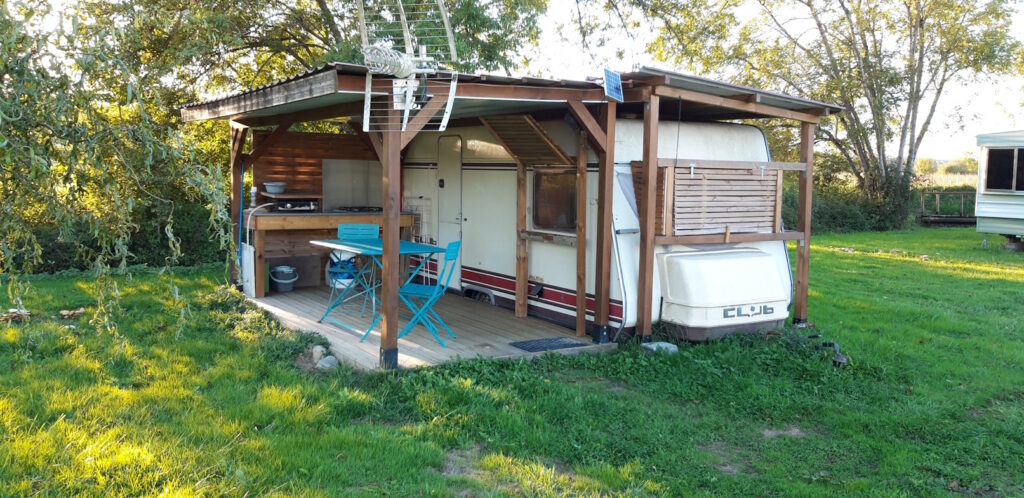 Caravane location saisonnière Jacky 1 place